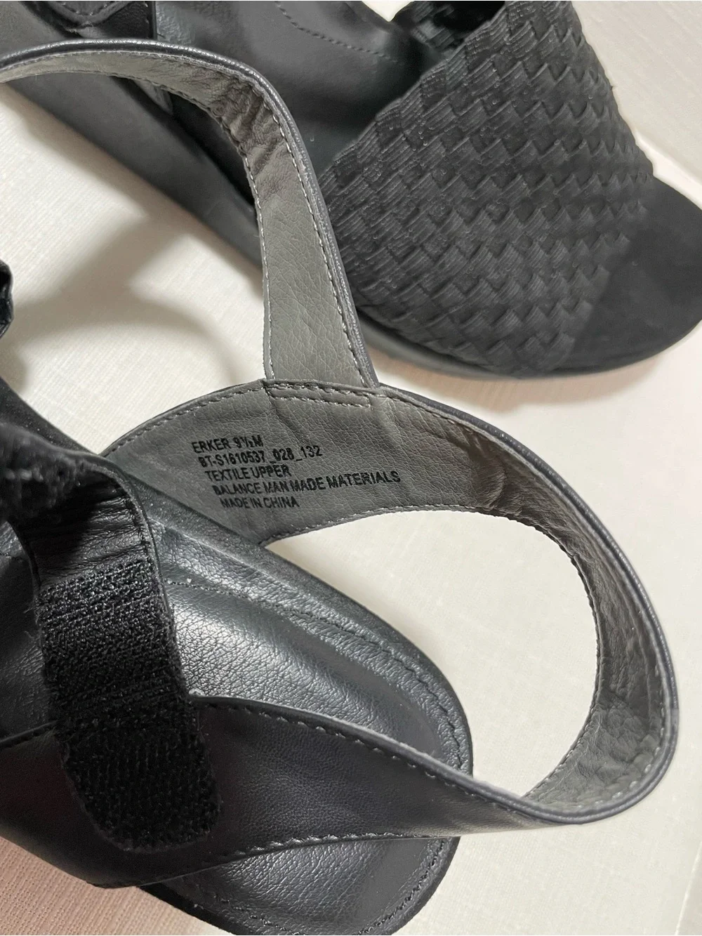 Baretraps Womens Size 9.5M Erker Platform Woven Sandals